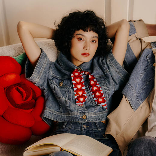 谜底短款丹宁牛仔外套短袖女2024春新款复古风翻领上衣241MW0012 商品图1