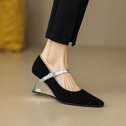 【预售5天】春季新款，坡跟高跟鞋一字式扣带单鞋尖头女士皮鞋QJR&G207-1 商品图3