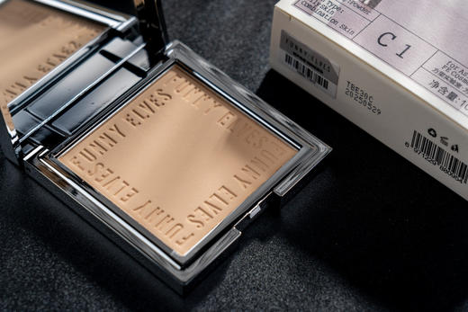 FunnyElves 方里柔焦蜜粉饼 ，遮瑕+控油+定妆三合一！ 商品图5