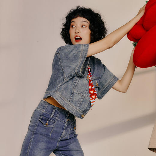 谜底短款丹宁牛仔外套短袖女2024春新款复古风翻领上衣241MW0012 商品图2