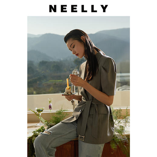 NEELLY纳俪商场同款职场OL竖条纹短袖收腰系带西装廓形西服女外套N23044W04577 商品图0