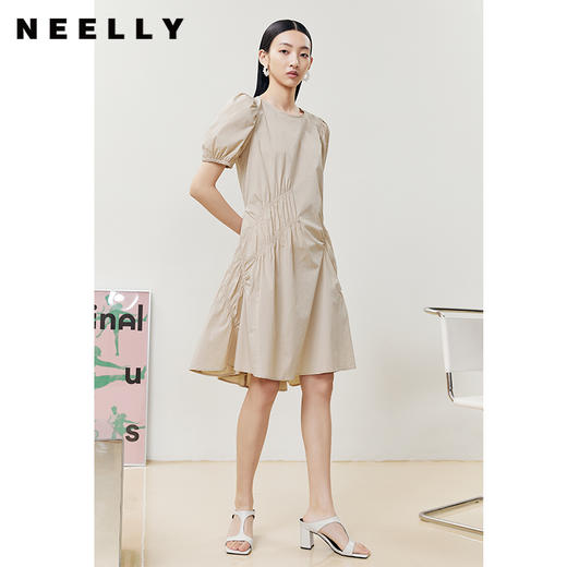 NEELLY纳俪商场同款圆领连衣裙女抽褶收腰显瘦小黑裙不规则裙摆夏N22052Y01162 商品图1