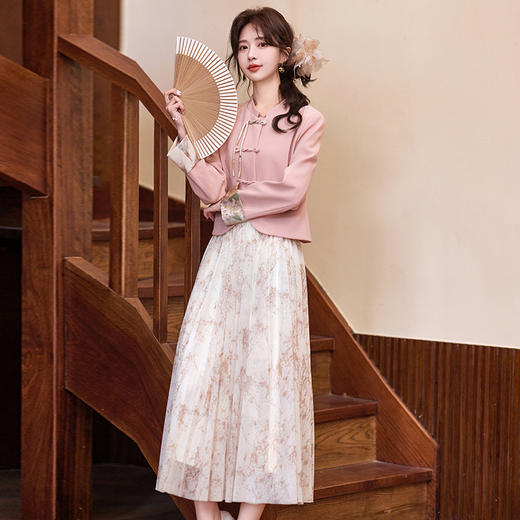 中式文艺套裙，袖口镶色门襟盘扣小外套+压绉花色半身裙HR-BLKE9902-1 商品图8