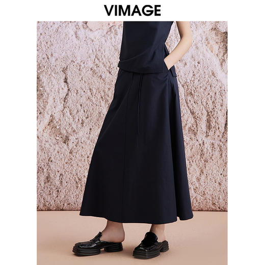 VIMAGE纬漫纪夏季新款垂感A字显瘦半身裙V2106714 商品图2