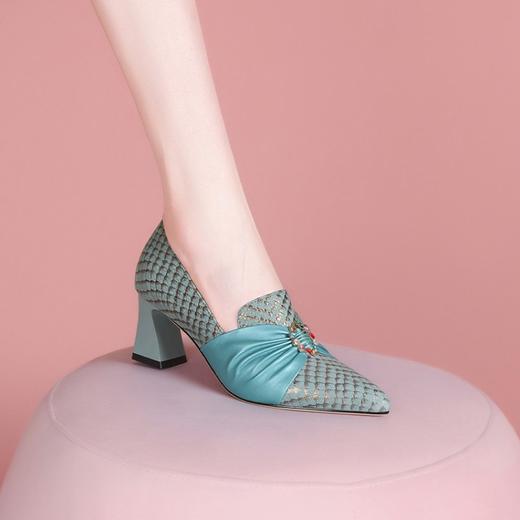 【预售5天】四季尖头高跟鞋女2023年秋季新款粗跟浅口气质拼色水钻单鞋潮SY&21706 商品图0