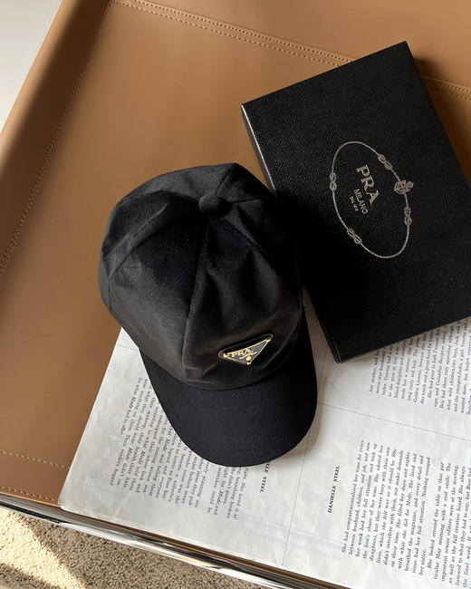 THS 3.2-无 P家 情侣款 氛围感鸭舌帽 情侣款丝绒棒球帽  CN165 商品图0