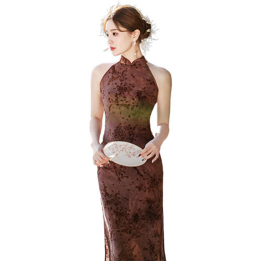 【踏雪寻梅】春夏新中式旗袍，挂脖植绒牛奶丝包臀连衣裙YG2321 商品图4