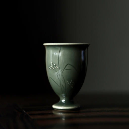 禺沐青云 严少英 兰花高足杯 龙泉青瓷薄胎厚釉梅子青茶杯青瓷品茗杯名师手作主人杯个人杯 商品图1