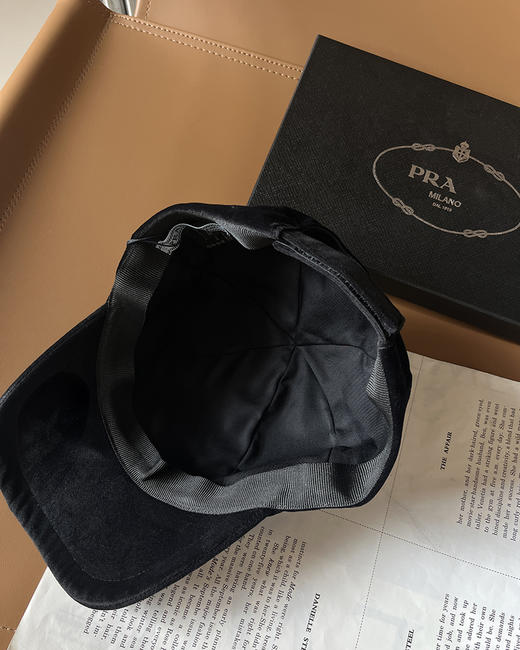 THS 3.2-无 P家 情侣款 氛围感鸭舌帽 情侣款丝绒棒球帽  CN165 商品图4