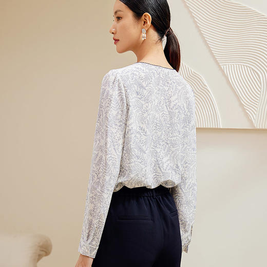玳莎V领印花真丝衬衫女24早春新款波浪边设计感小众优雅气质小衫  EA31306 商品图2