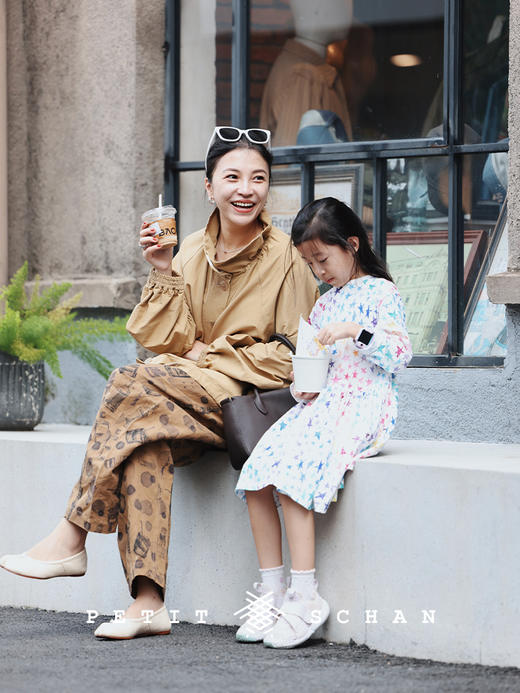 PETIT SCHAN小闪 CLO#349 take a sip 花间一壶酒 原创酒瓶手绘印花汉麻棉经典镰刀裤 商品图1