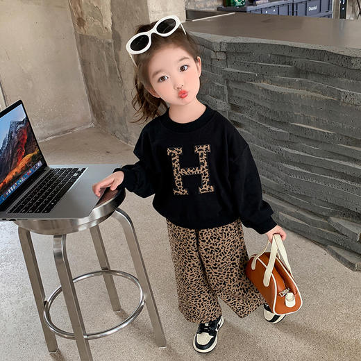 【chao好看，怎么穿都型！】潮流爆款套装女童春秋新款女，时尚洋气棉质卫衣儿儿童豹纹阔腿裤两件套，糅合运动和时尚，随心切换酷飒与甜心模式！ 商品图6