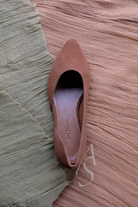 Cortana  驼棕色circe小牛皮芭蕾舞鞋