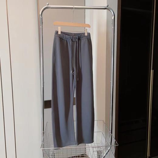 爆款轻氧弯弯裤，高腰宽松设计  /摸上去质感满满，福利价89.9 商品图3