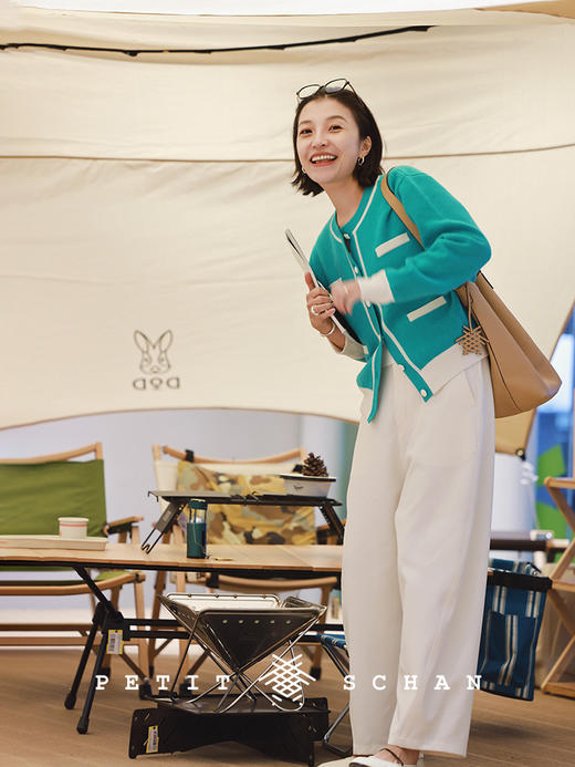 PETIT SCHAN小闪 CLO#188 black&white  黑与白 日本进口立体感斜纹面料弧形镰刀裤 商品图4