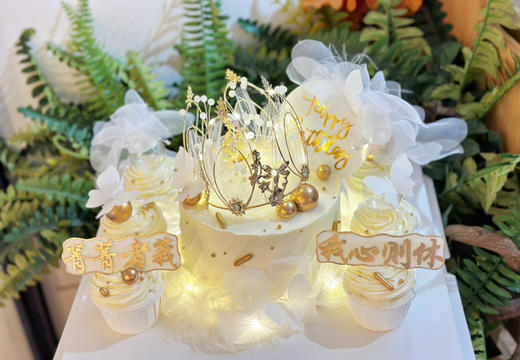 女神系列主蛋糕+杯子蛋糕，请提前2天以上预定，联系客服备注文字 商品图1