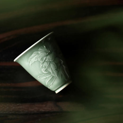 禺沐青云 严少英 竹间山茶杯 龙泉青瓷薄胎厚釉梅子青茶杯青瓷品茗杯名师手作主人杯个人杯 商品图2