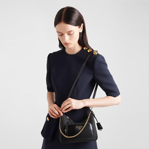 PRADA 普拉达 女士Re-Nylon与亮面皮革珐琅金属三角徽标迷你单肩包 黑色 1BC198 R789 F0002 JOO 商品图3