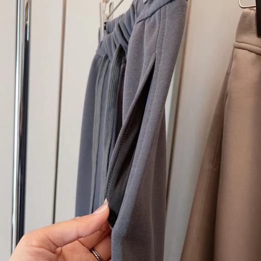 爆款轻氧弯弯裤，高腰宽松设计  /摸上去质感满满，福利价89.9 商品图10