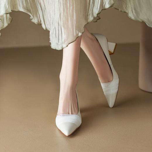 【预售5天】法式仙女风温柔优雅网纱全牛皮高跟鞋尖头浅口粗跟中跟单鞋DJ&GB3026 商品图3