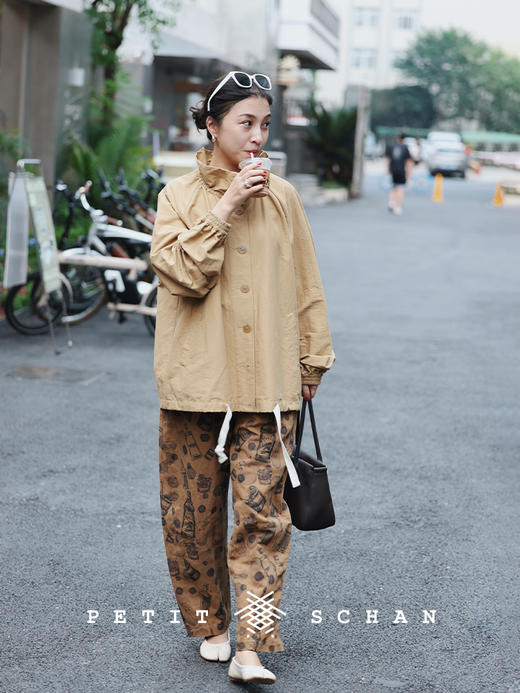 PETIT SCHAN小闪 CLO#349 take a sip 花间一壶酒 原创酒瓶手绘印花汉麻棉经典镰刀裤 商品图0