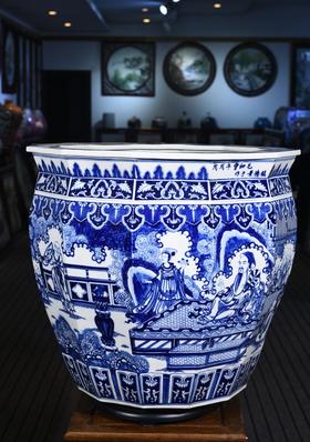 青花维摩诘演教图聚宝缸