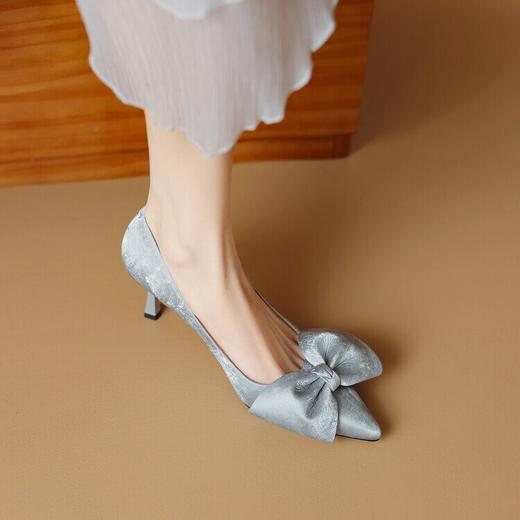 【预售5天】2024春秋新款韩版时尚尖头细跟蝴蝶结单鞋高跟女鞋DB&M5822 商品图1
