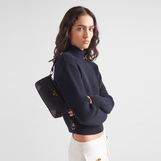 【一】PRADA 普拉达 女士Re-Edition 2002 Re-Nylon与亮面皮革单肩包 黑色 1BC201 R789 F0002 OOO 商品图3