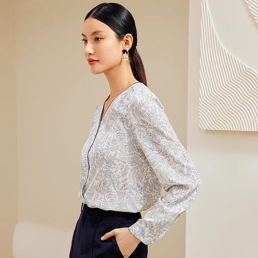 玳莎V领印花真丝衬衫女24早春新款波浪边设计感小众优雅气质小衫  EA31306 商品图1