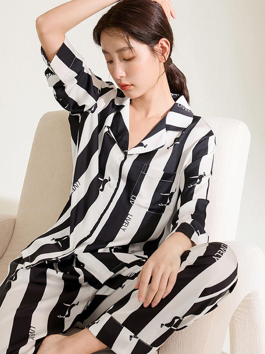 康妮雅女式长袖长裤开襟套装 商品图4