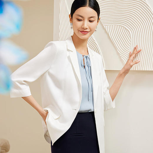 玳莎宽松时尚西装女2024早春新款职业通勤纯色高级感亚麻外套正装  EA37305 商品图2