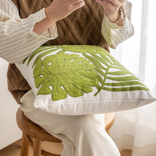 水星家纺抱枕办公室午睡沙发床头卡通靠垫 现代刺绣靠垫 花语刺绣靠垫(毛巾绿叶) 45cm×45cm 商品图3