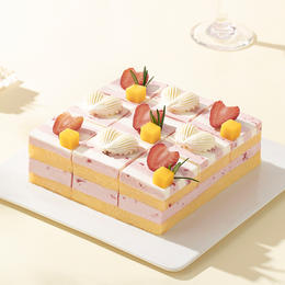 【莓莓酸奶格格】午后甜点和周末小聚推荐。酸奶x草莓奶油，甜酸绵密，细腻可口。（今日特惠）