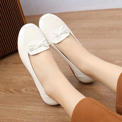 【实付满399送保温杯】【百搭浅口低跟休闲鞋】女款通勤办公小皮鞋 圆头平底单鞋 商品图3