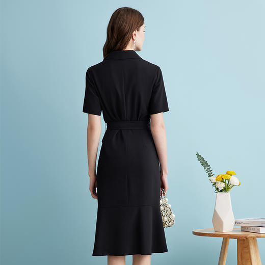 EITIE爱特爱气质通勤V领收腰显瘦鱼尾黑色衬衫连衣裙2024夏季新款B2407342 商品图4
