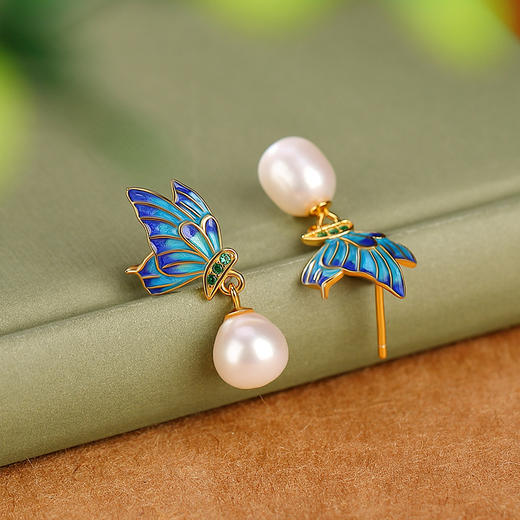 【春归蝴蝶】S925银镀金淡水珍珠国潮珐琅蝴蝶不规则耳饰【CW-ED02955】 商品图1