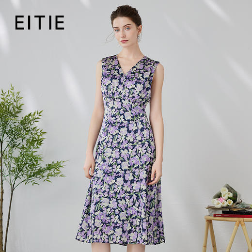 EITIE爱特爱时尚法式紫色印花收腰a字V领无袖连衣裙春季新款A2407315 商品图0