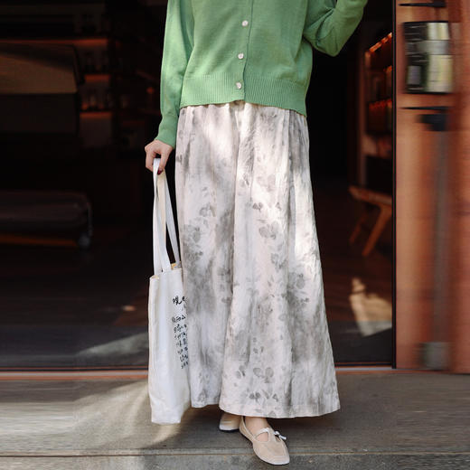 绽放121朵/高支高密棉波点提花米底印花挺阔感旅游穿搭休闲阔腿裤 商品图0