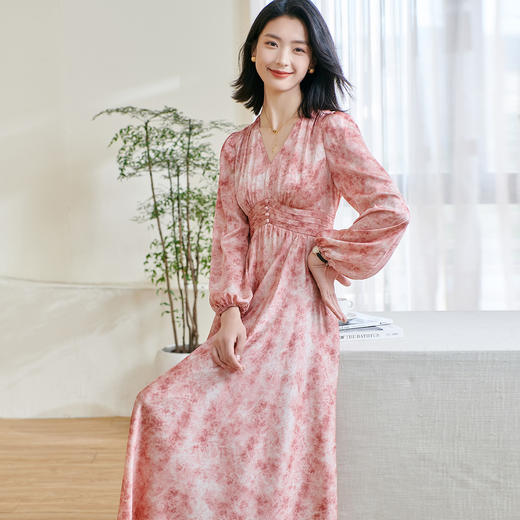 剩S/M/XL/XXL 米思阳2026春季新款法式气质收腰连衣裙v领晕染粉色大摆裙子0264 商品图1