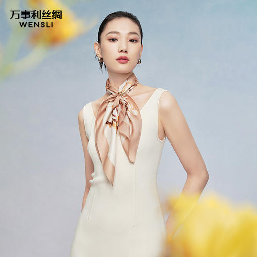 万事利“绮梦”63厘米双面印花中方巾 商品图0