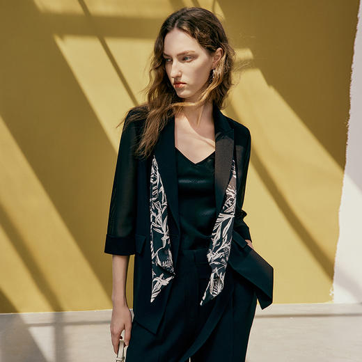 EITIE爱特爱夏季新款轻薄透气防晒薄外套7403103 商品图4