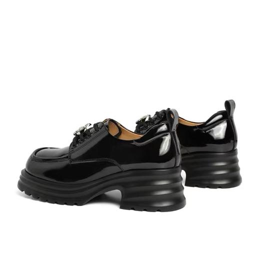 BELLE百丽2024春系带超轻厚底黑色亮漆牛皮水钻蝴蝶乐福女鞋 商品图1