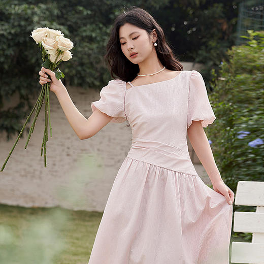 不规则领口两穿短袖连衣裙春季新款灯笼袖抽褶收腰A字裙V0540395 商品图2