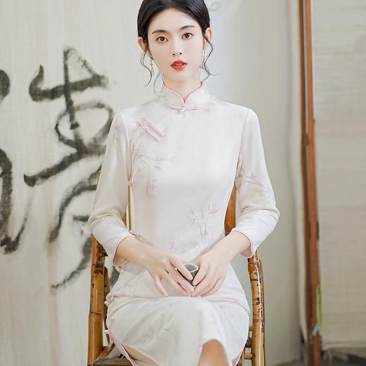 知性优雅，改良复古传统中式国风少女秋季长旗袍新款麂皮绒气质旗袍HYM-23501 商品图3