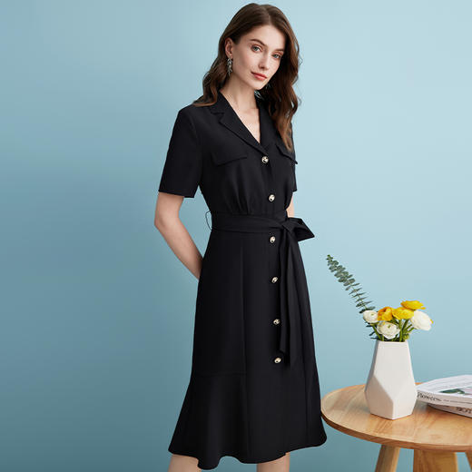 EITIE爱特爱气质通勤V领收腰显瘦鱼尾黑色衬衫连衣裙2024夏季新款B2407342 商品图1