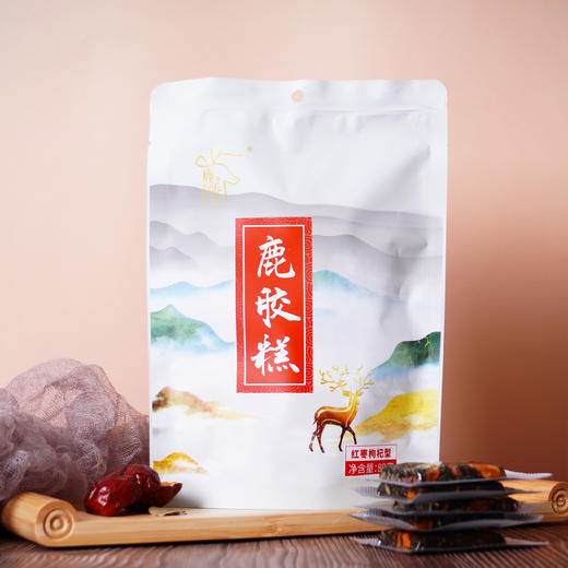 专属【来自“中国梅花鹿之乡”】鹿骄子 鹿胶糕 来自北纬45°东北生态鹿场 12公斤鹿皮产出1公斤胶 添加黑芝麻 核桃仁 红枣 胶质丰富 好吃不腻 比阿胶更有营养  独立包装  80g/袋 商品图9
