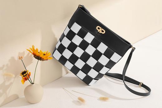 PIERRE CARDIN‘棋盘格系列’ 真皮格纹单肩包女 商品图3