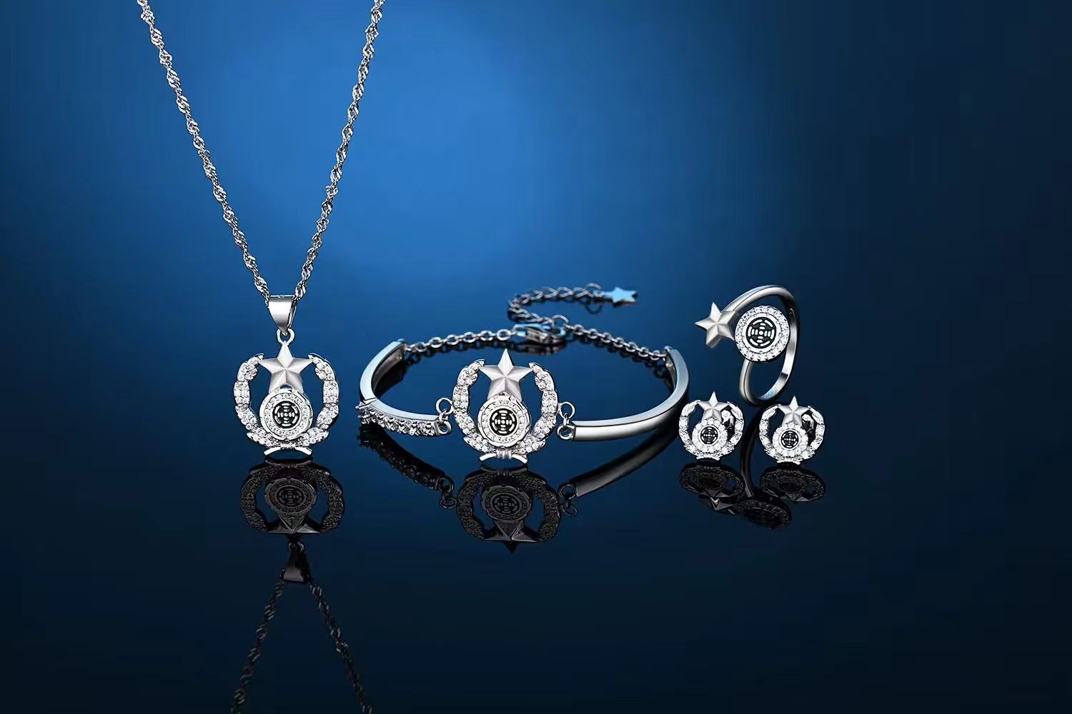 【爱意永恒系列】新款925银套装项链耳钉戒指手镯ss