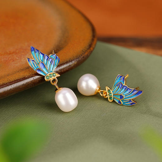 【春归蝴蝶】S925银镀金淡水珍珠国潮珐琅蝴蝶不规则耳饰【CW-ED02955】 商品图2
