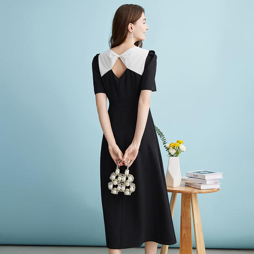 EITIE爱特爱气质方领蝴蝶结镂空收腰显瘦长裙连衣裙夏季新款B2407346 商品图4